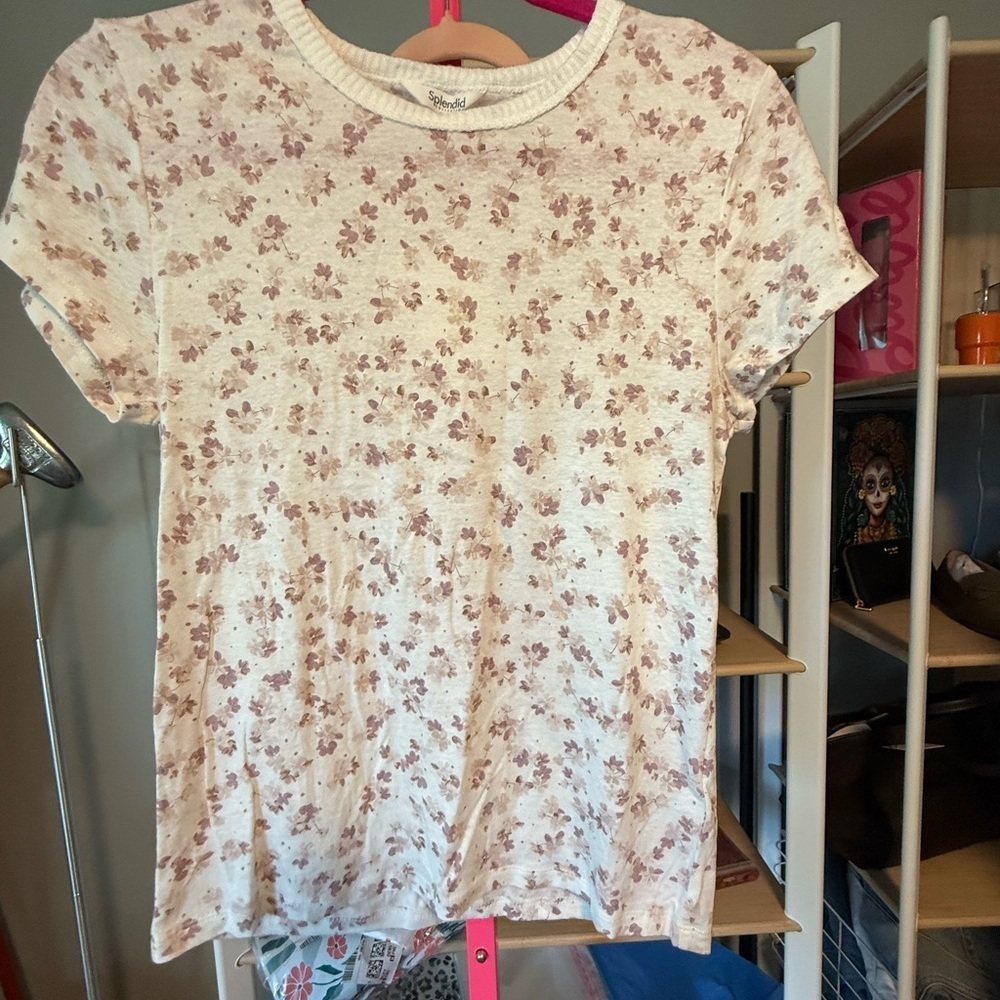 Splendid Ivory and Rose Short Sleeve Tee size Medium NWT